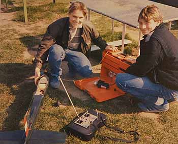 leader 2 1985